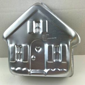 Wilton house cake pan